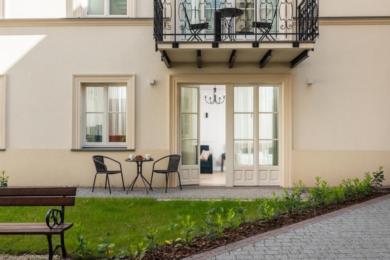 Atrium - Old Town Luxury Apartments - By Upstairs Cracovie Extérieur photo