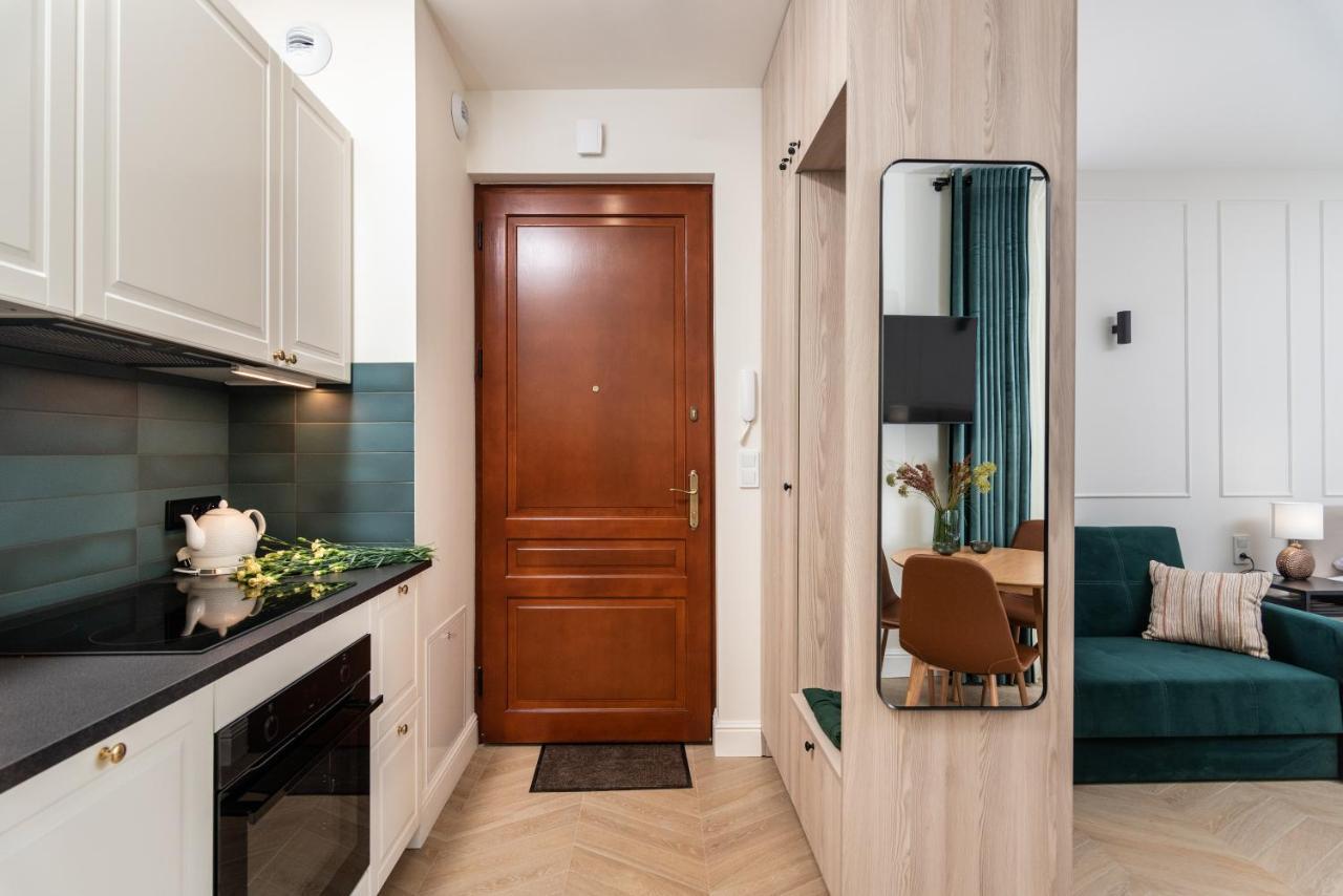 Atrium - Old Town Luxury Apartments - By Upstairs Cracovie Extérieur photo