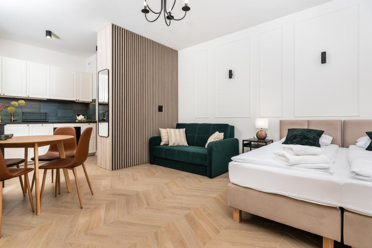 Atrium - Old Town Luxury Apartments - By Upstairs Cracovie Extérieur photo