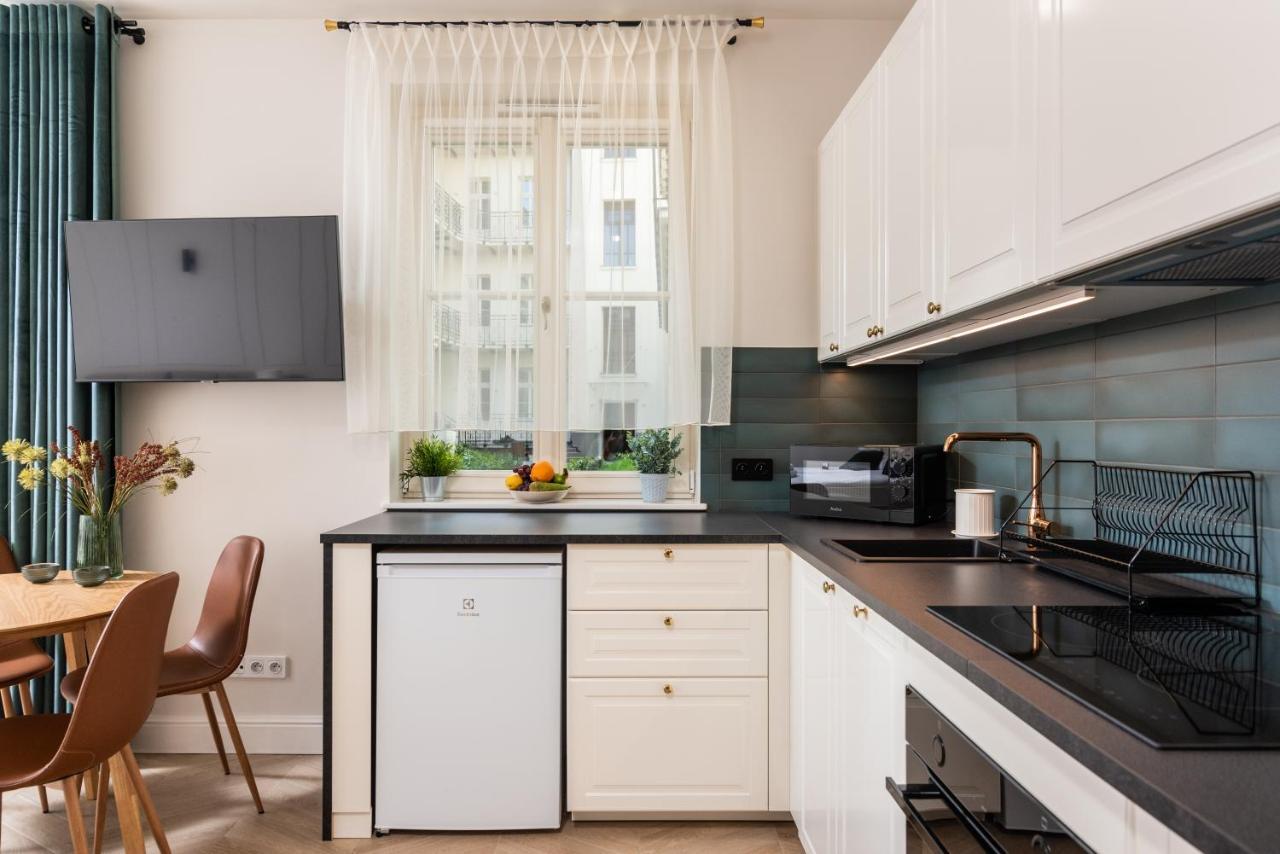 Atrium - Old Town Luxury Apartments - By Upstairs Cracovie Extérieur photo