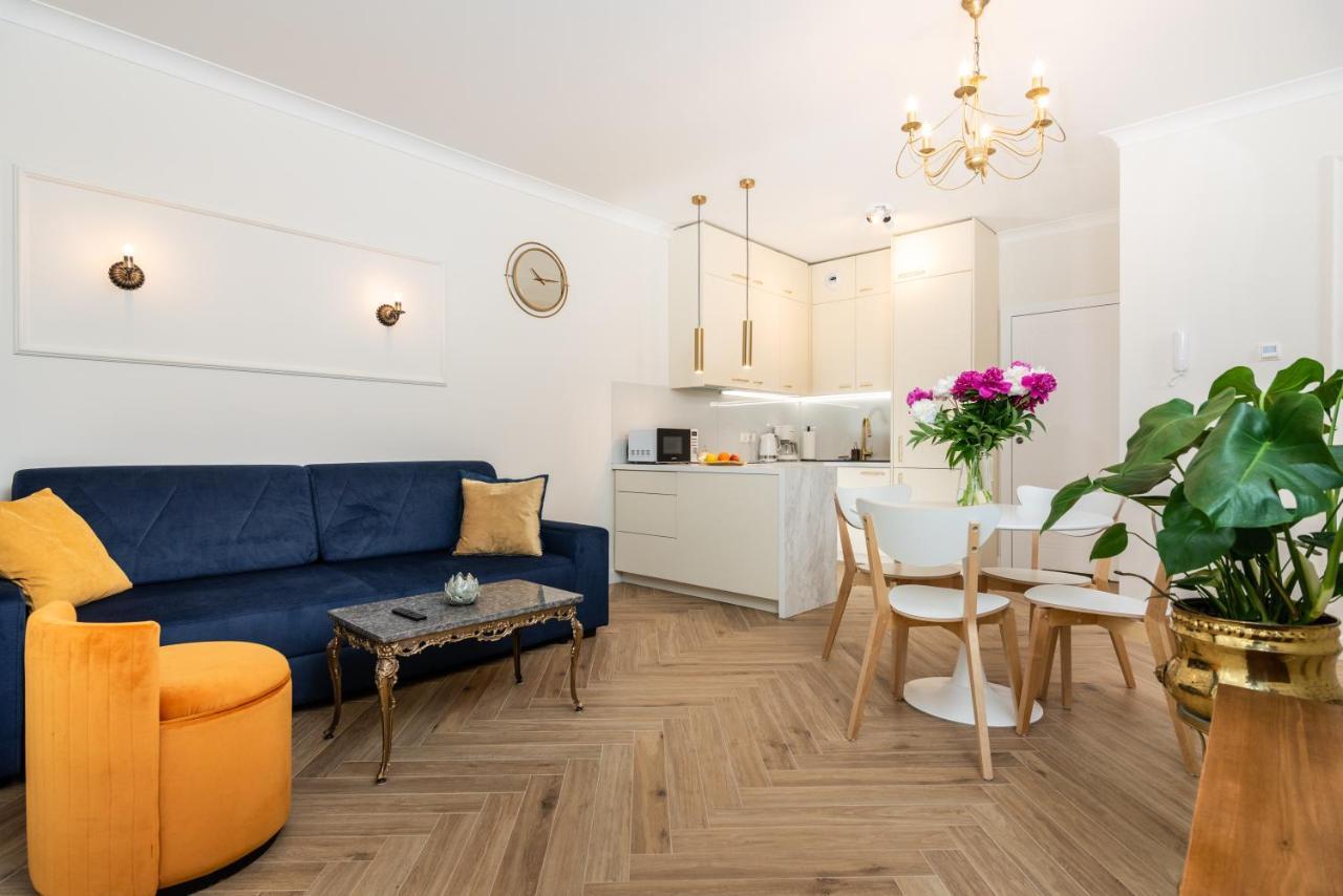 Atrium - Old Town Luxury Apartments - By Upstairs Cracovie Extérieur photo