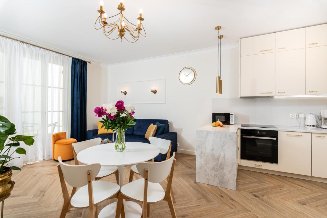 Atrium - Old Town Luxury Apartments - By Upstairs Cracovie Extérieur photo