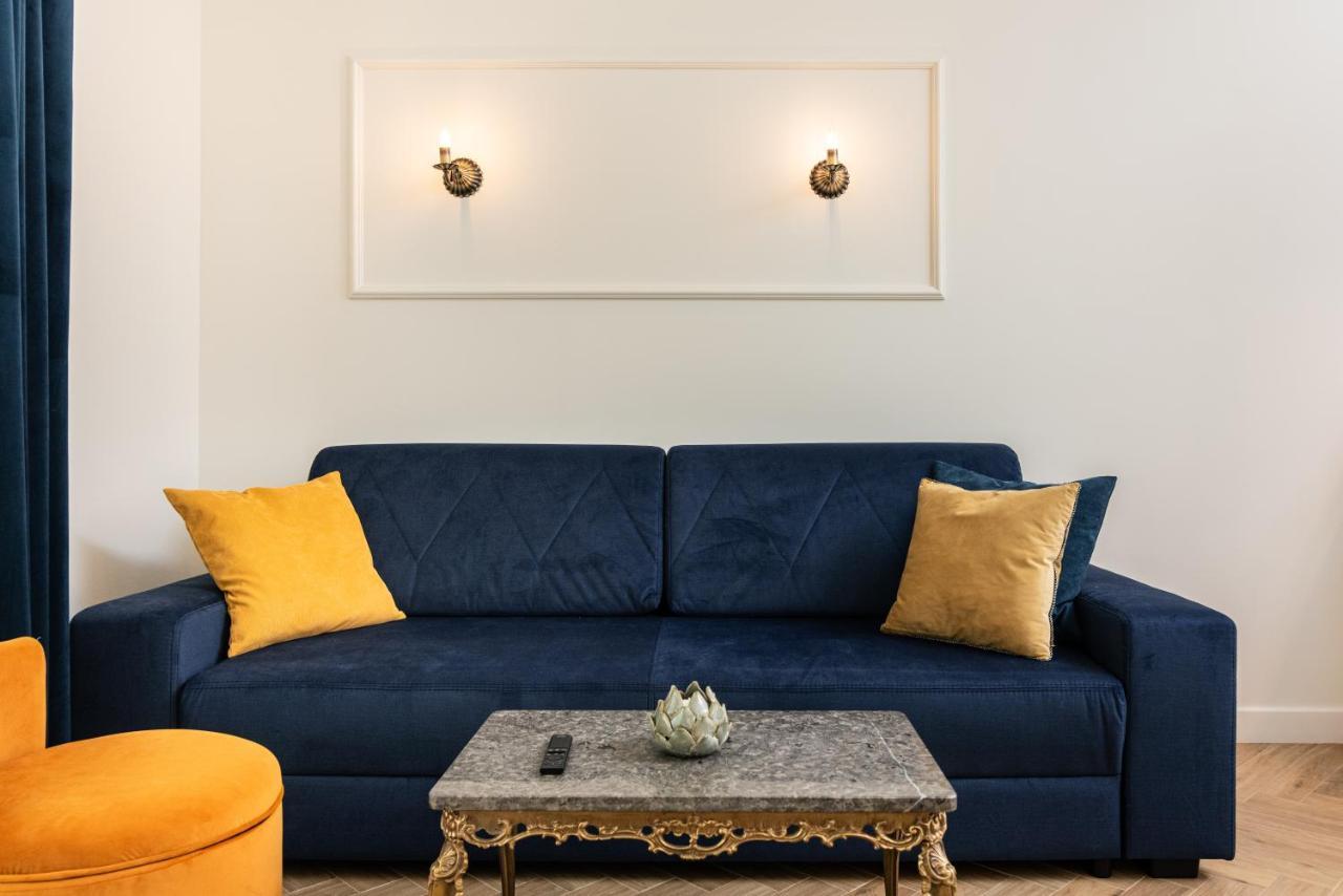 Atrium - Old Town Luxury Apartments - By Upstairs Cracovie Extérieur photo