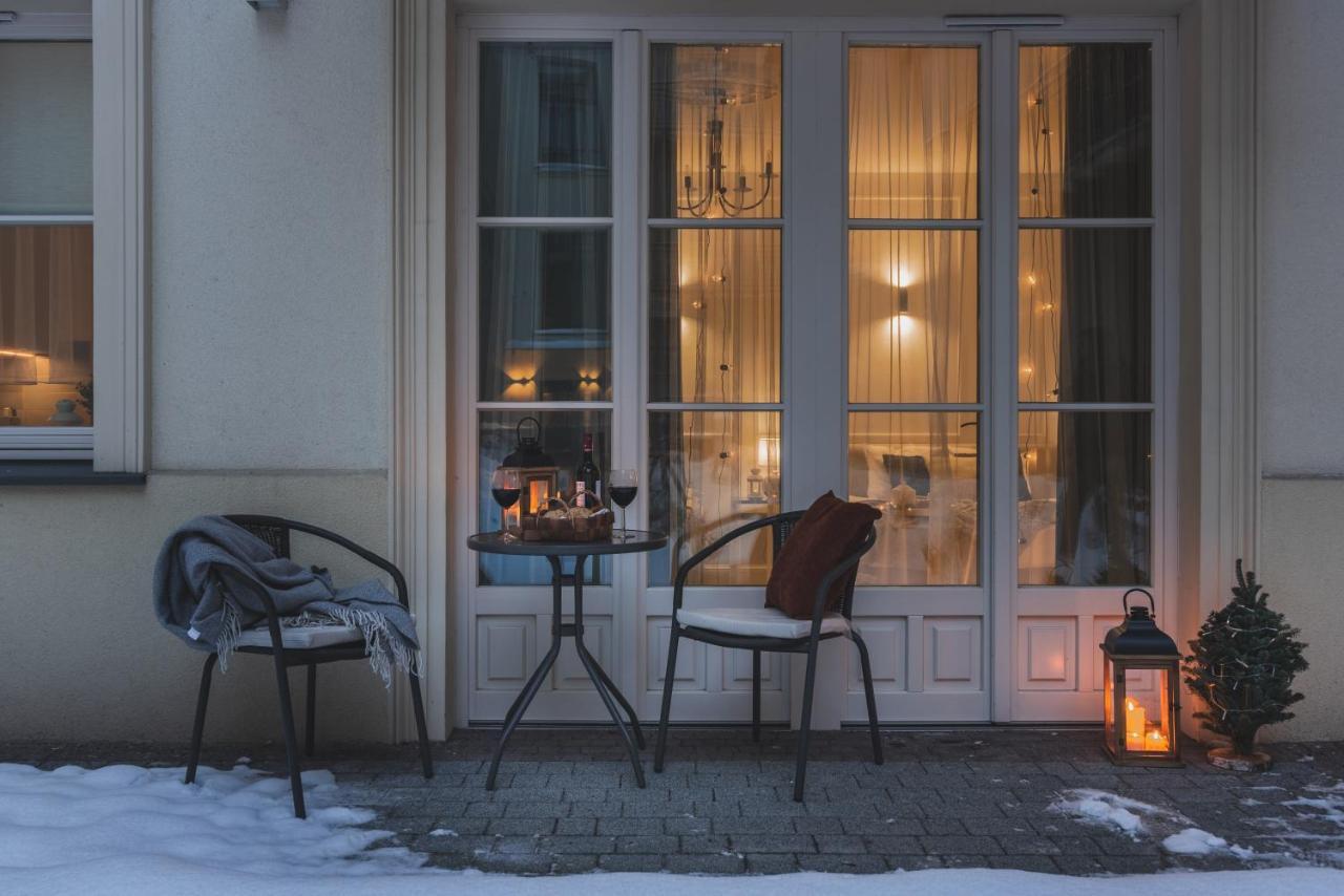 Atrium - Old Town Luxury Apartments - By Upstairs Cracovie Extérieur photo