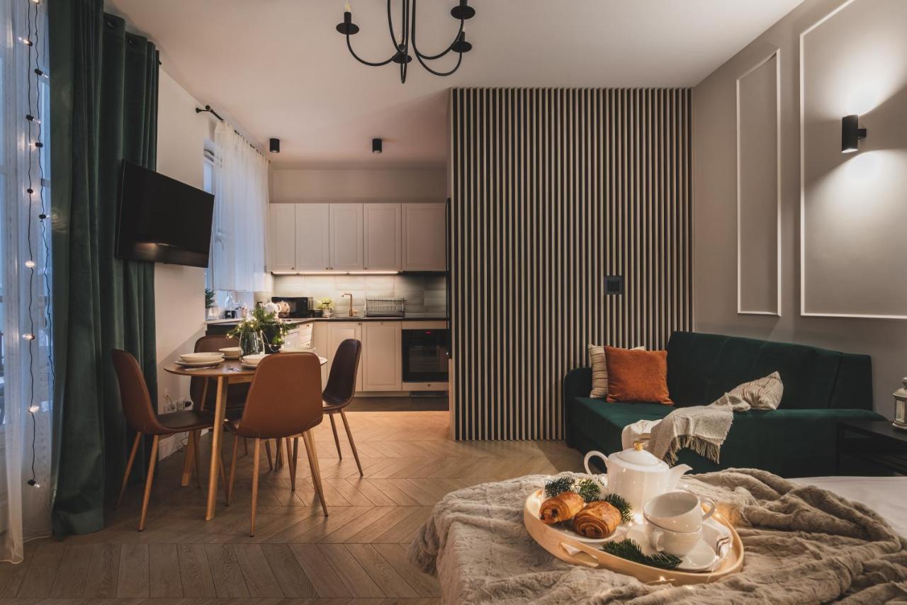 Atrium - Old Town Luxury Apartments - By Upstairs Cracovie Extérieur photo