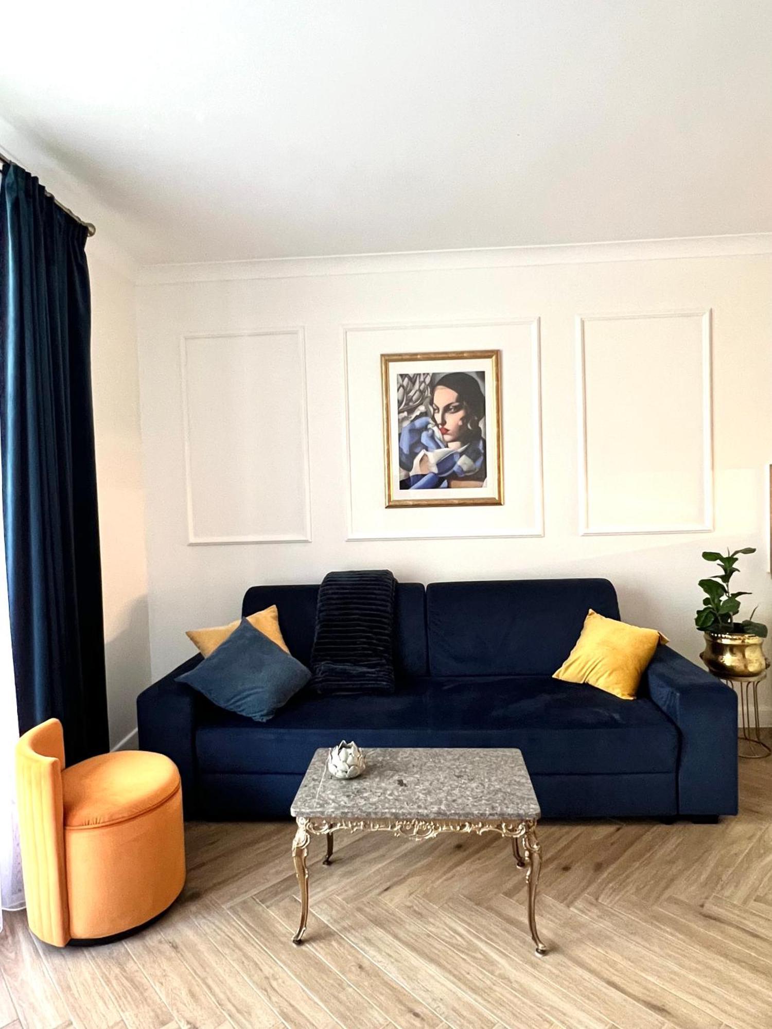 Atrium - Old Town Luxury Apartments - By Upstairs Cracovie Extérieur photo