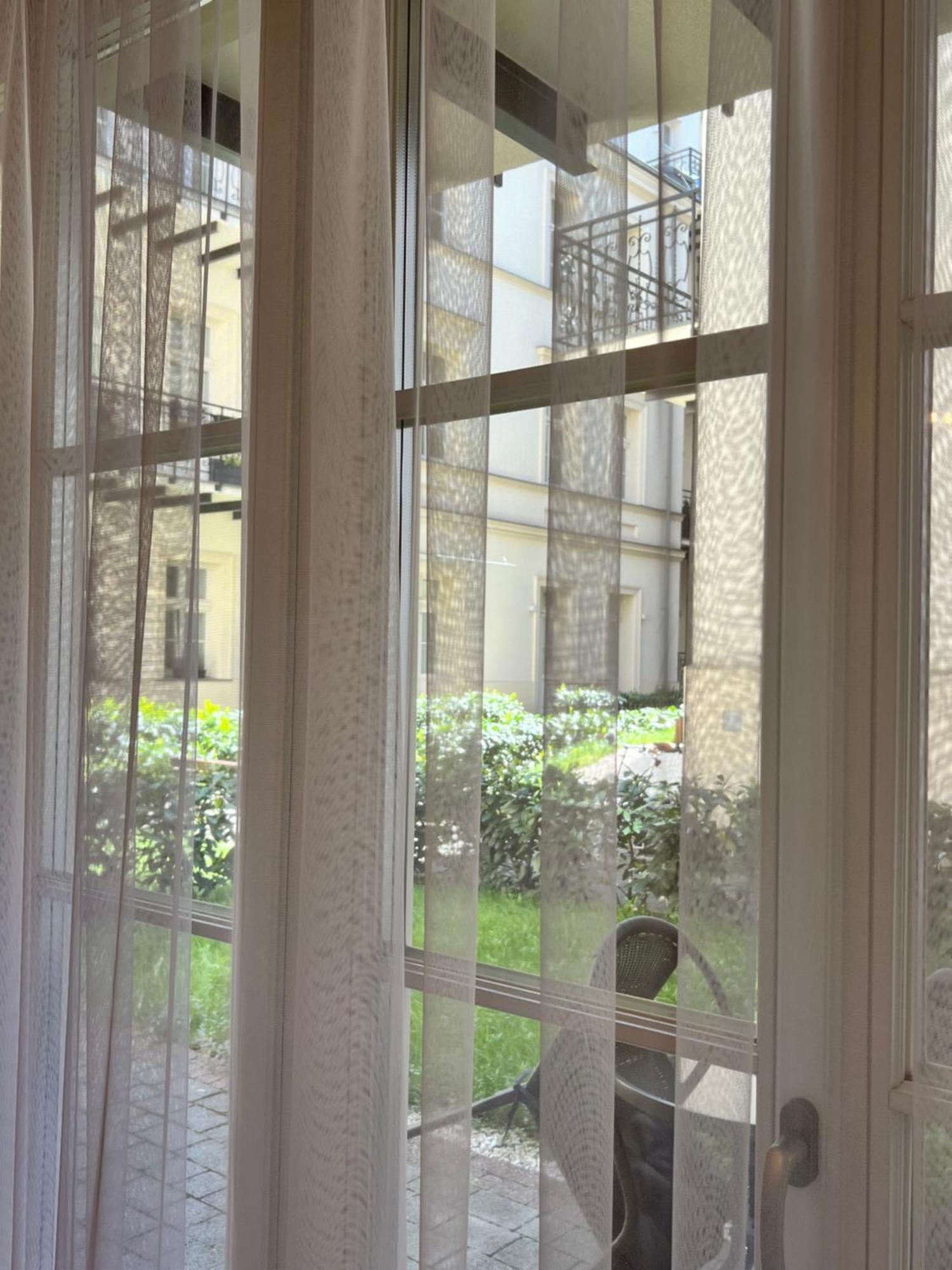 Atrium - Old Town Luxury Apartments - By Upstairs Cracovie Extérieur photo