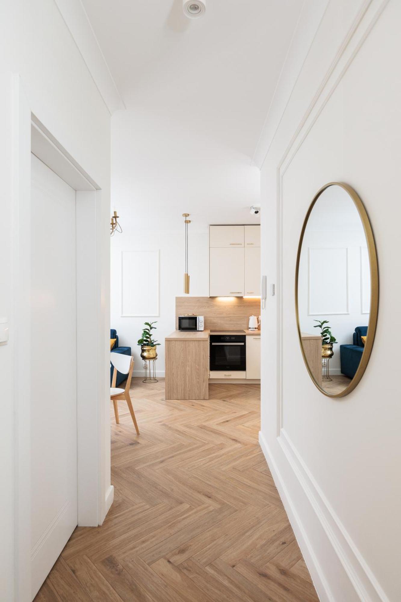 Atrium - Old Town Luxury Apartments - By Upstairs Cracovie Extérieur photo